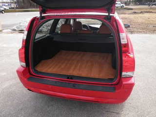 Illustration for article titled This 2006 Volvo V70R Wants $30,000, Is Really Red